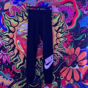 Black Nike leggings